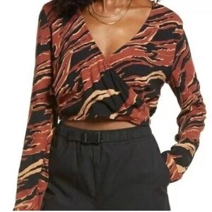 BP Brown Black Tan Zebra Print Cropped Deep V Long Sleeve Top